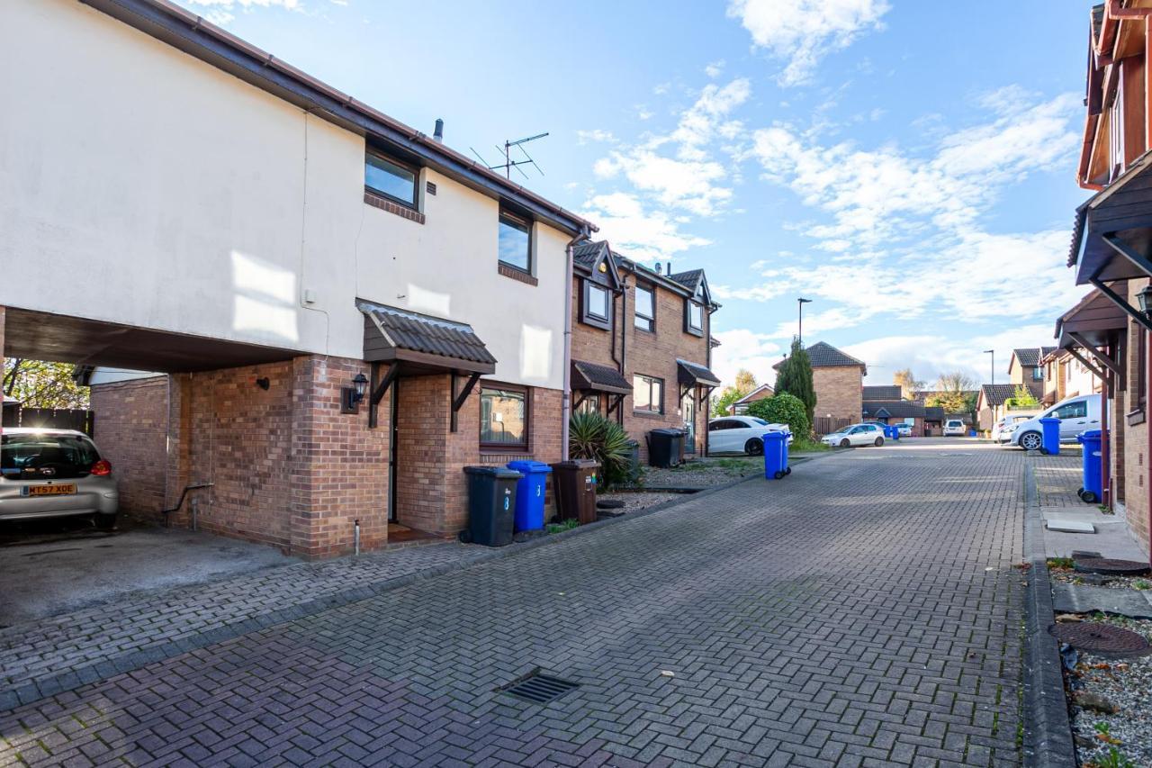 Spacious House In - Great Location! Apartment *