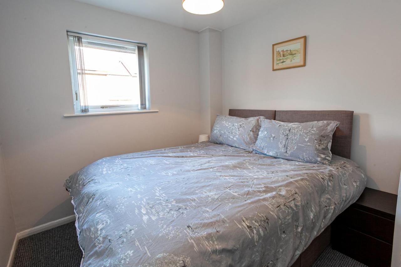 Spacious House In - Great Location! Apartment *